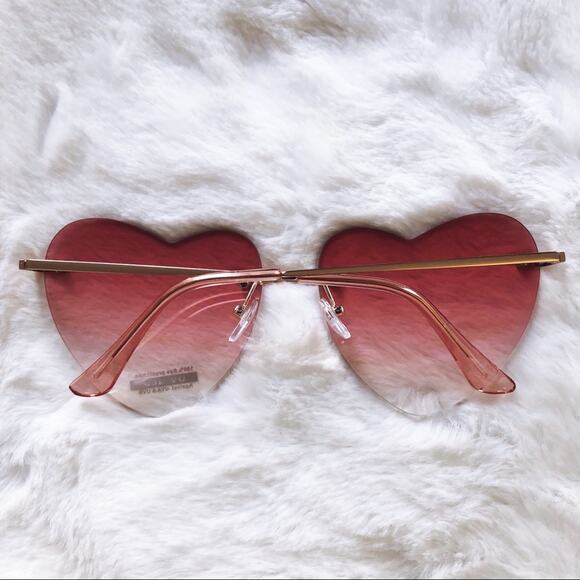 Miley Light Pink Gradient Heart Sunglasses - Picture 11 of 11